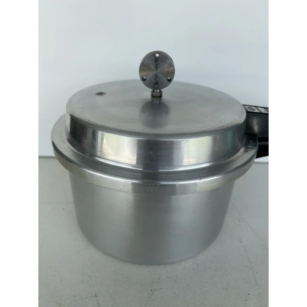 Vintage Mirro-Matic 4 Qt Pressure Cooker M-0294 w Rack Jiggler Aluminum USA